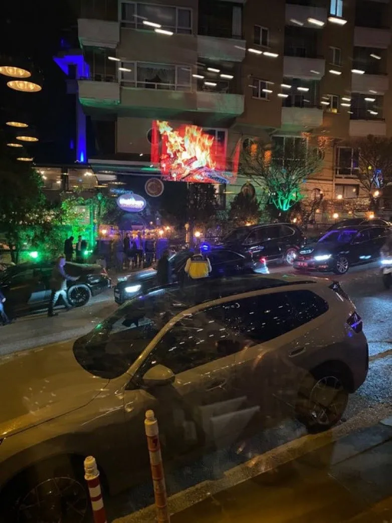 chpyi-raki-masalarinda-dizayn-pm-secimlerine-pavyon-operasyonu-yine-saibele-kurultayda-delegelere-para-verilen-1764486503672.jpeg CHP PM seçimlerine "meyhane" operasyonu! Yine Balıkhan... Rakı masasında dizayn | Başrolde Ali Mahir Başarır ve Veli Ağbaba-3