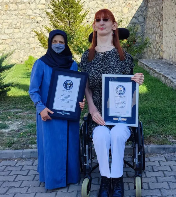 dunyanin-en-uzun-erkegi-sultan-koseden-dunyanin-en-uzun-kadini-rumeysa-gelgiye-cagri-gel-turkiyeyi-birlikte-ta-1644821480679.jpg Dünyanın en uzun erkeği Sultan Köse'den dünyanın en uzun kadını Rumeysa Gelgi'ye çağrı: Gel Türkiye'yi birlikte tanıtalım-5