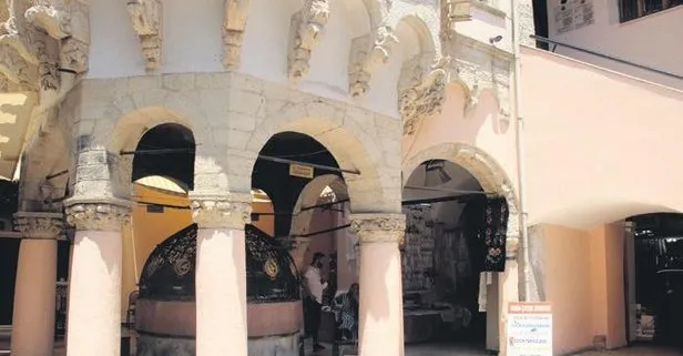 İzmir Tarihi Kemeraltı Çarşısı’nda bulunan Şadırvanaltı Camii’nde hırsızlık! 12 musluk çaldılar...