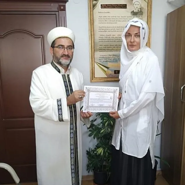 Belaruslu kadın Müslüman oldu