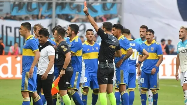arjantinde-olayli-final-boca-juniors-racing-club-macinda-11-kirmizi-kart-cikti-1667807499340.jpeg Arjantin'de olaylı final! Boca Juniors - Racing Club maçında 11 kırmızı kart çıktı-3