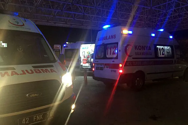 Konya'da yolcu otobüsü devrildi