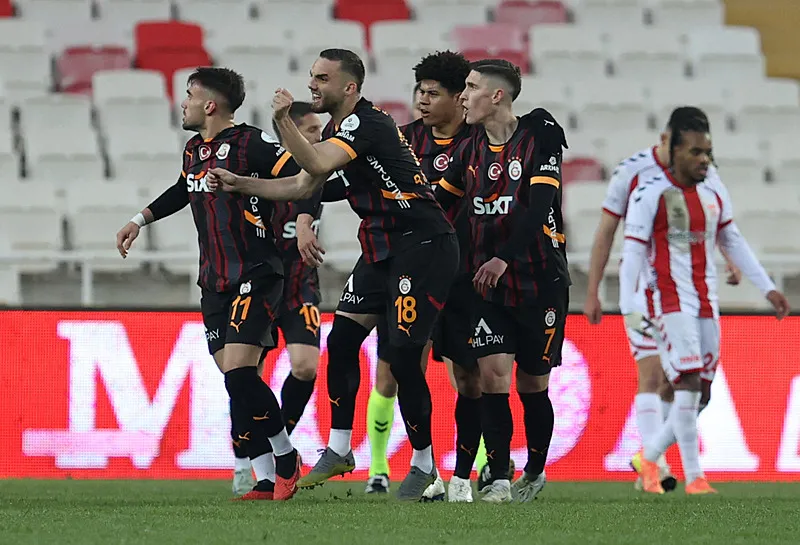Galatasaray'da büyük şok! Yıldız futbolcu ayrılıyor: İşte yeni takımı - 4