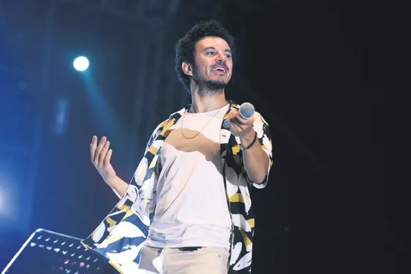 Sevilen popçu Hadise, önceki gün Silivri'de konser verdi-12