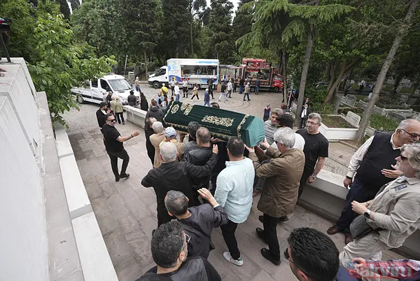 Usta sanatçıya veda! İlhan Şeşen son yolculuğuna uğurlandı | Eşi son aylarını anlattı - 18