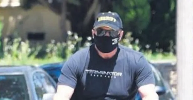 Arnold Schwarzenegger ve kızı California’da bisiklet binerken görüntülendi