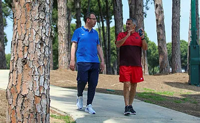 EURO 2020 öncesi Milli Takım kampında eğlenceli anlar! Bakan Muharrem Kasapoğlu sordu Şenol Güneş yanıtladı-5