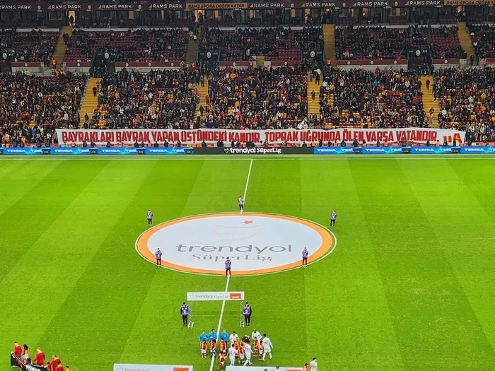 galatasaraydan-sehitlerimize-saygi-1705338069314.jpeg Galatasaray'dan şehitlerimize saygı-1