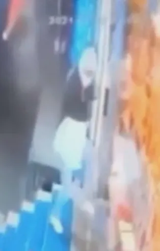 Ölümden kıl payı kurtuldu! O anlar kamerada