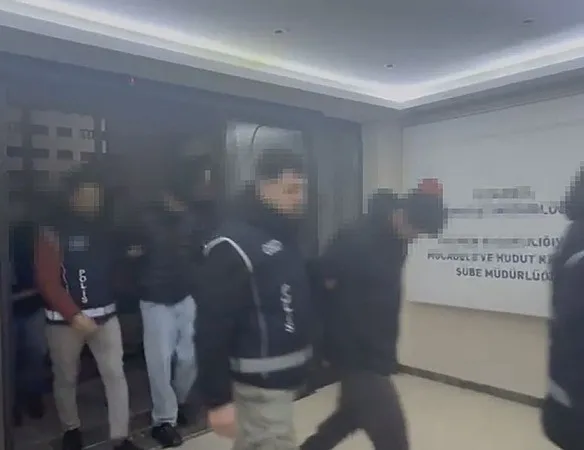 İstanbul’da sahte evrak düzenleyen şebeke çökertildi: 13 gözaltı