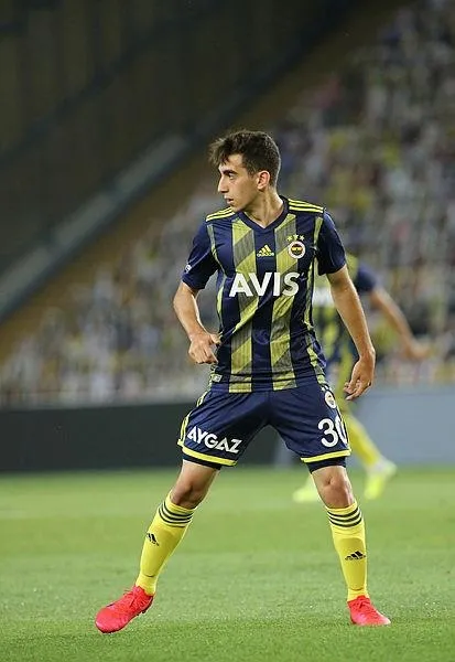 fenerbahcede-beyaz-kriz-kapida-17lik-omer-faruk-beyaz-yuvadan-ucabilir-1602813049689.jpeg Fenerbahçe'de 'Beyaz' kriz kapıda! 17’lik Ömer Faruk Beyaz yuvadan uçabilir-3