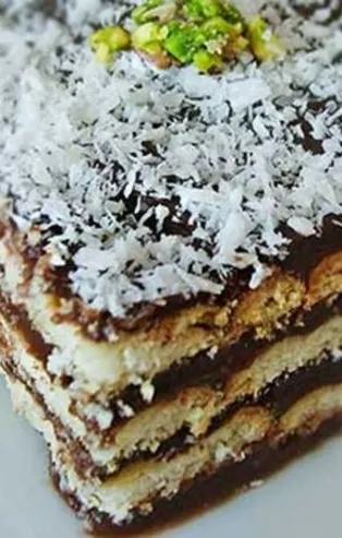 Bisküvili pasta nasıl yapılır? Pudingli bisküvili pasta yapımı! Petibörlü pasta tarifi!