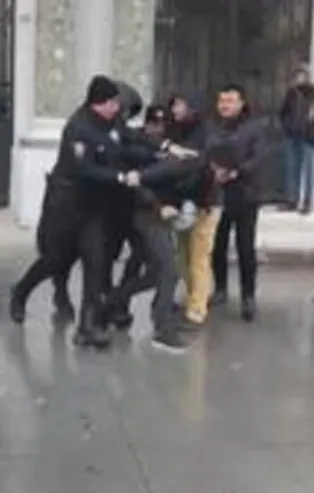 İstanbul Valiliği'nden Beyazıt'taki öğrenci eylemine müdahaleye ilişkin açıklama