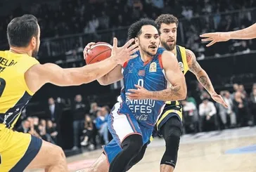 Derbi nefes kesti! Anadolu Efes, Fenerbahçe Beko'yu devirdi