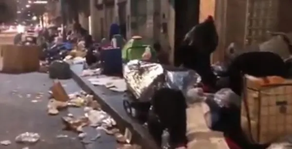 abdnin-en-buyuk-ikinci-sehri-los-angelesta-evsizlerin-hali-goruntulendi-1637662400456.jpg ABD'nin en büyük ikinci şehri Los Angeles'ta evsizlerin hali görüntülendi-6