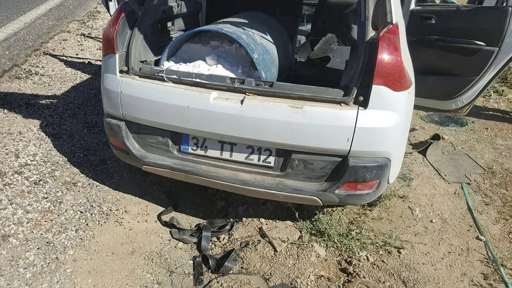 Diyarbakır'da bomba yüklü araç yakalandı-1