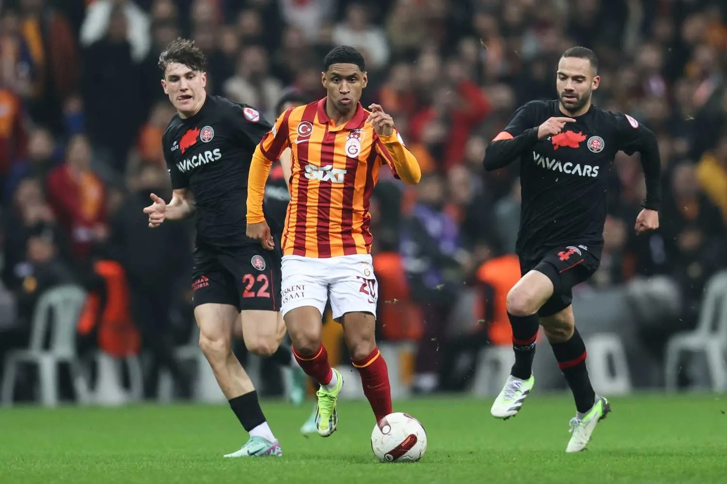 Galatasaray'dan görülmemiş transfer hamlesi! Fenerbahçe'nin yıldızına kanca - 14