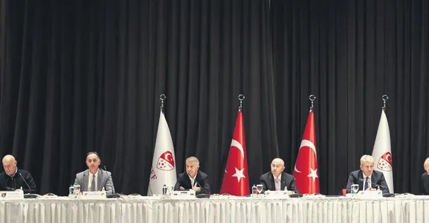 TFF zirvesi ardından Ahmet Ağaoğlu’ndan net mesajlar
