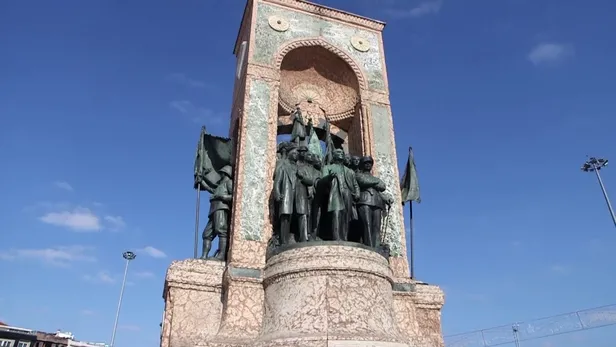 Taksim Cumhuriyet Anıtı ne zaman açıldı? İşte anıtın tarihçesi...-1