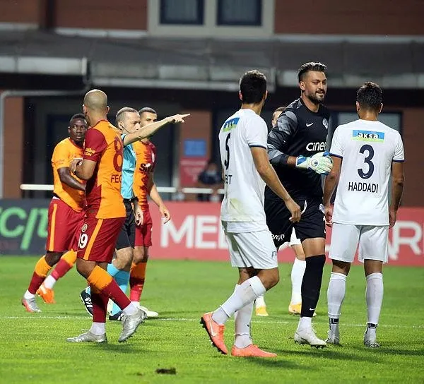 aslana-pasa-tokadi-galatasaray-deplasmanda-maglup-ms-kasimpasa-1-0-galatasaray-1601834566725.jpeg Aslan'a Paşa tokadı! Galatasaray deplasmanda mağlup... (MS: Kasımpaşa 1-0 Galatasaray)-3