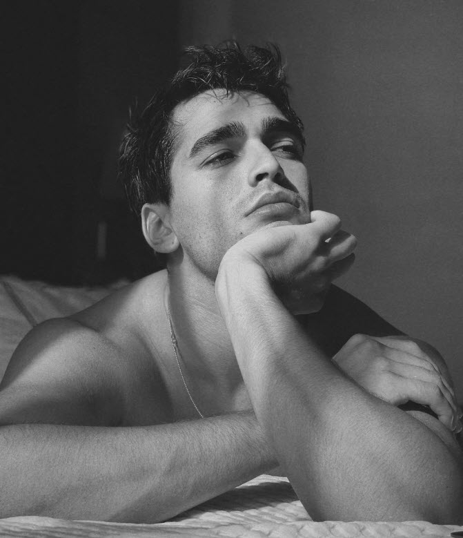 1 değil 2 değil Mert'e tam 5 kardeş! Yalı Çapkını'nın Ferit'i Mert Ramazan Demir'in 5 kardeşi var ve hepsi birbirinin aynısı-3