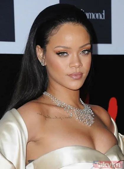 Rihanna resmen milyarder! Kulis istekleri ile ’yok artık’ dedirten Rihanna’nın serveti ağızları açık bıraktı!