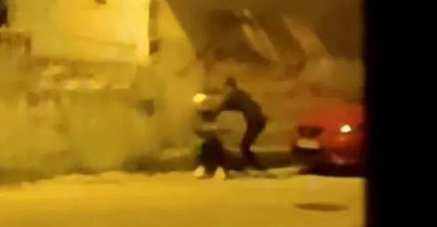 Sokak ortasında tartıştığı kadına yumrukla saldırdı