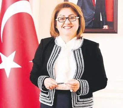 Nisa Karaçoroğlu, KKTC'den ambulans uçakla Gaziantep'e getirildi-2