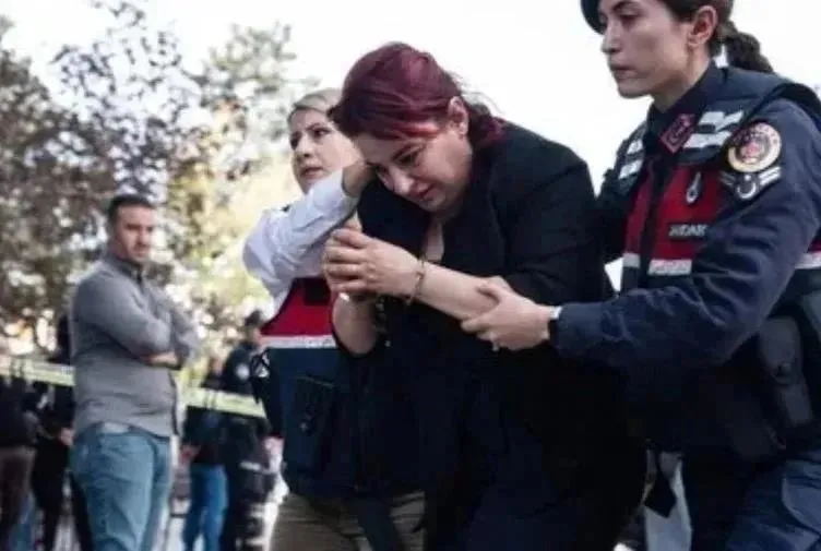 1729924576879.jpeg Yenidoğan çetesi böyle gözaltına alındı. (Takvim.com.tr/Arşiv)