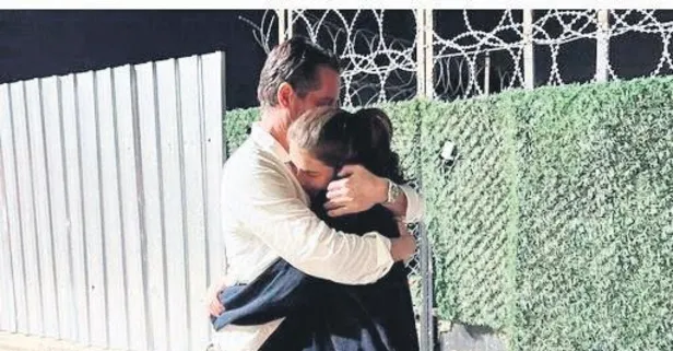 Deniz Akkaya kızının pasaportunu isteyen eski eşine ateş püskürdü!