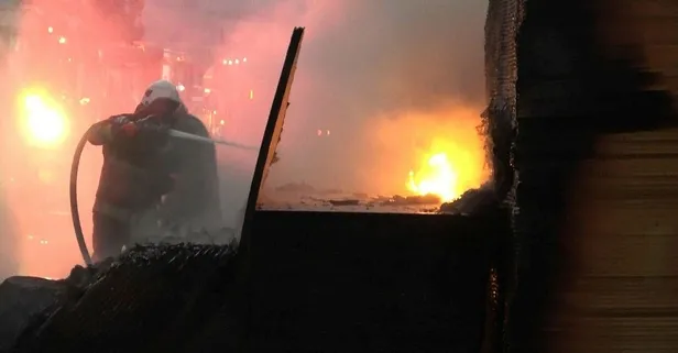 Bursa Nilüfer'de fabrika yangını! Olay yerine çok sayıda ekip sevk edildi