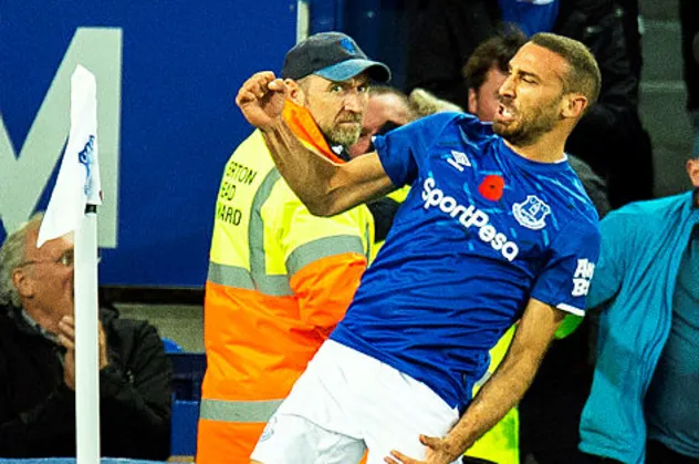 Son dakika: Cenk Tosun Everton'a veda etti!