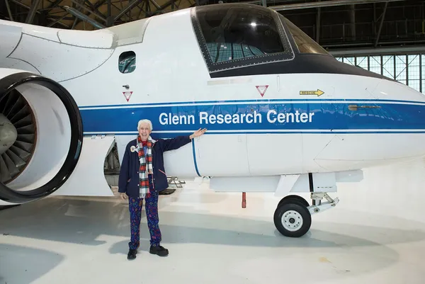 82-yasindaki-abdli-kadin-pilot-wally-funk-jeff-bezos-ile-uzaya-ucacak-1625169421012.jpg 82 yaşındaki ABD'li kadın pilot Wally Funk, Jeff Bezos ile uzaya uçacak-5