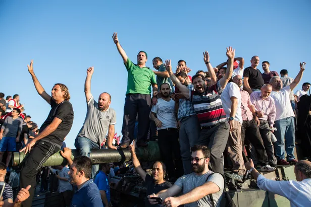 İşte dakika dakika 15 Temmuz’da yaşananlar! İhanet ve diriliş