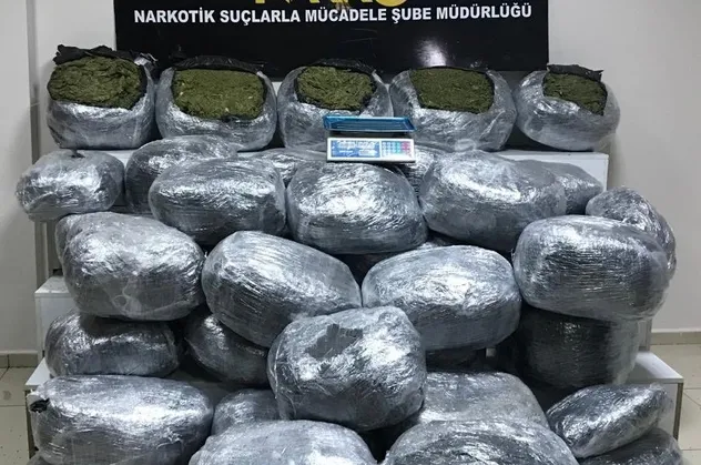 Gaziantep’te 200 kilo esrar ele geçirildi