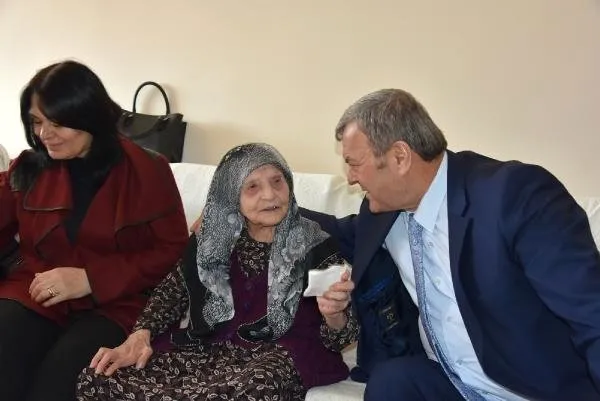 3 Padişah, 12 Cumhurbaşkanı, 27 Başbakan gören Şükriye Nine'nin tek isteği Başkan Erdoğan'ı görmek-4
