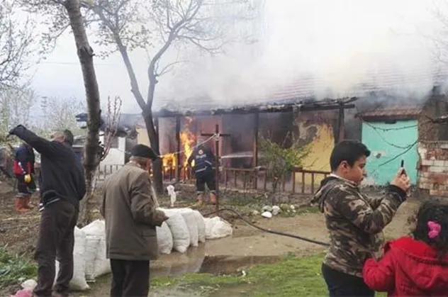Çorum'da can pazarı! 6 kişilik aile zor kurtuldu