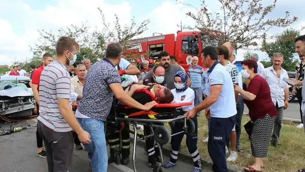 samsunda-tir-ile-otomobil-carpisti-cok-sayida-yarali-1626360619111.jpg Samsun'da tır ile otomobil çarpıştı: Çok sayıda yaralı-6