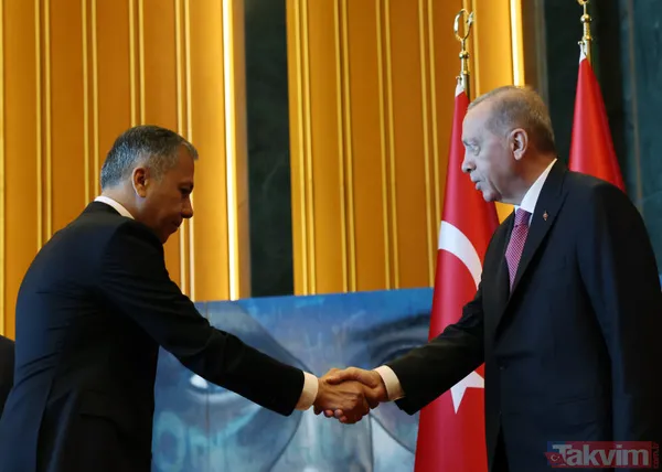 Külliye'de '30 Ağustos' kabulleri! Başkan Erdoğan'dan Türkiye'nin ilk kadın amirali Gökçen Fırat'a: Sen benim hemşehrimdin he? - 14