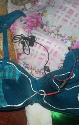 Sütyen içinde bomba düzeneği bulundu