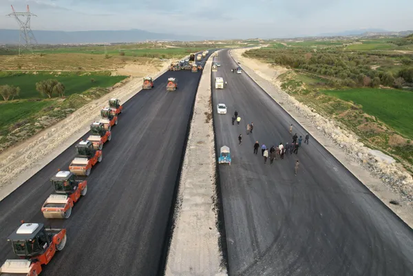 son-dakika-aydin-denizli-otoyolunun-2023te-bitirilmesi-hedefleniyor-1654170047878.jpg SON DAKİKA: Aydın-Denizli Otoyolu'nun 2023'te bitirilmesi hedefleniyor-6