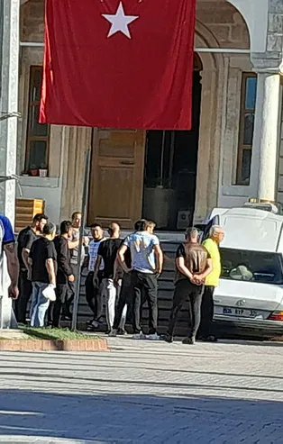 Sinop Adliyesi önünde ilginç kaza! Aracı gören şaşkına döndü