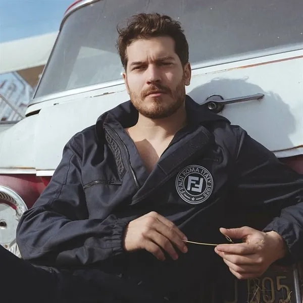 Çağatay Ulusoy enerji toplamak için Los Angeles'a gidiyor!-1
