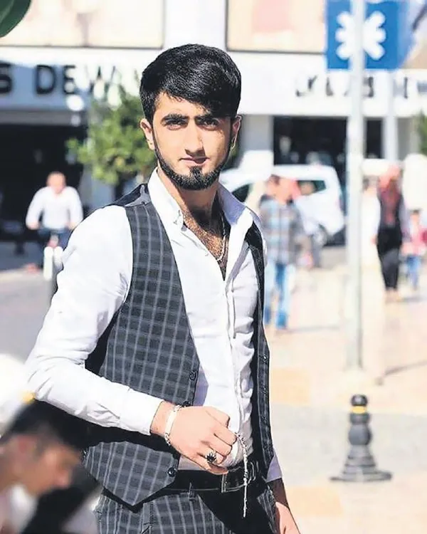 egitim-sart-mudur-vekilinden-veliye-demir-cubukla-saldiri-1681941532195.jpeg Eğitim şart! Müdür vekilinden veliye demir çubukla saldırı!-11