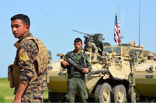 ABD'nin iki yüzlülüğü devam ediyor! Haseke'de 400 YPG'li teröriste silahlı eğitim!