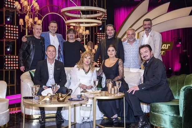 sarkilar-bizi-soyler-yeni-bolum-bu-aksam-yok-mu-neden-yok-30-nisan-cumartesi-sarkilar-bizi-soyler-bu-hafta-yay-1651303595749.jpg ŞARKILAR BİZİ SÖYLER YENİ BÖLÜM BU AKŞAM YOK MU, NEDEN YOK? 30 Nisan Cumartesi Şarkılar Bizi Söyler bu hafta yayınlanmayacak mı, yeni bölüm ne zaman?-3