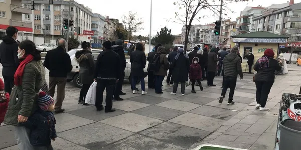 ak-partiden-mansur-yavasin-halk-ekmek-kuyruklarini-bitiren-cozum-ekmek-125-tl-oldu-1641198551378.jpg AK Parti'den Mansur Yavaş'ın Halk Ekmek kuyruklarını bitiren çözüm! Ekmek 1,25 tl oldu-7