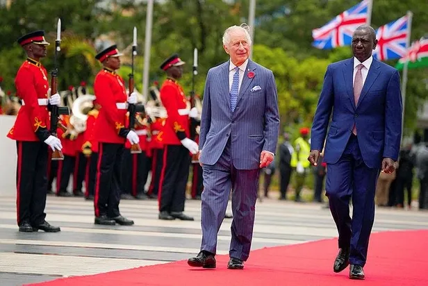 afrika-somurgecilerden-hesap-soruyor-kral-charles-kenyada-bagimsizlik-sembolunu-ziyaret-edecek-ozur-ve-tazmina-1698748003395.jpeg
