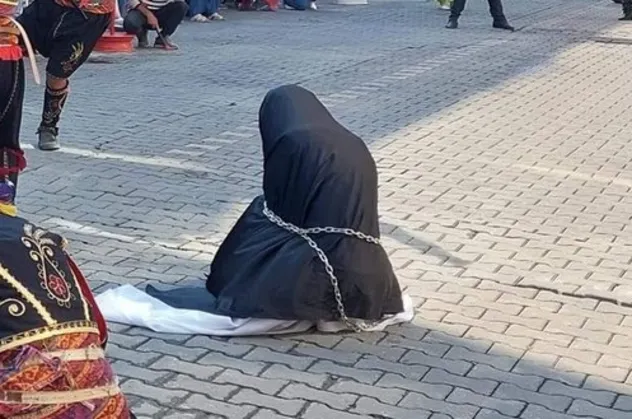 Balıkesir Edremit'te çarşaflı kadının zincire vurulması rezaletine CHP'li isimden pişkin savunma!