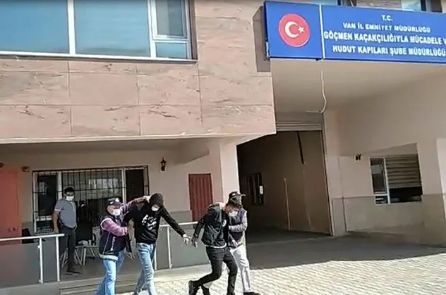 Van'da 10 düzensiz göçmen yakalandı